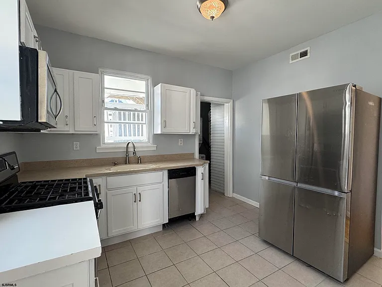 4 N Hillside Ave #AVE — Photo 8