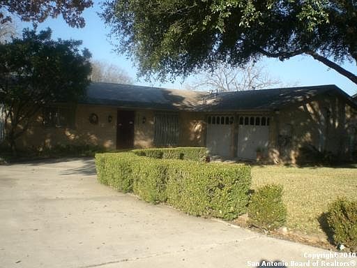 3rd image of 3235 Heather Hill Dr