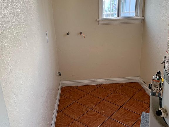 5th image of 625 E 49th St