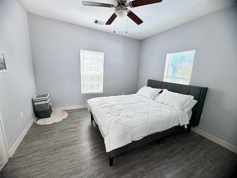 4224 Marina St — Photo 11