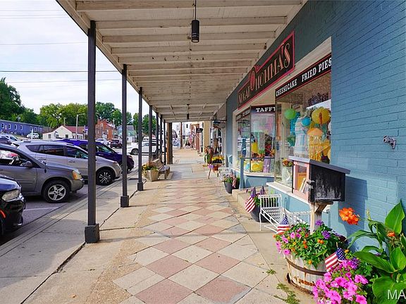 5th image of 409 Market St