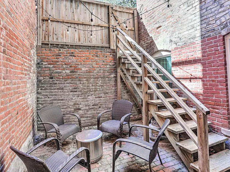 2969 Pacific St — Photo 45
