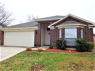 1053 Highland Station Dr, Saginaw, TX 76131