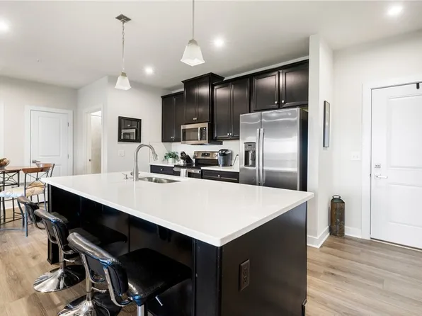 3700 Maze Runner Dr #204, Midlothian, VA 23112