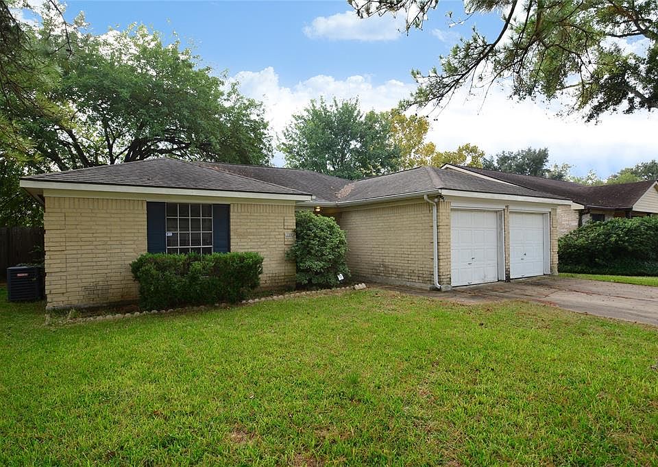 1st image of 22535 Market Square Ln