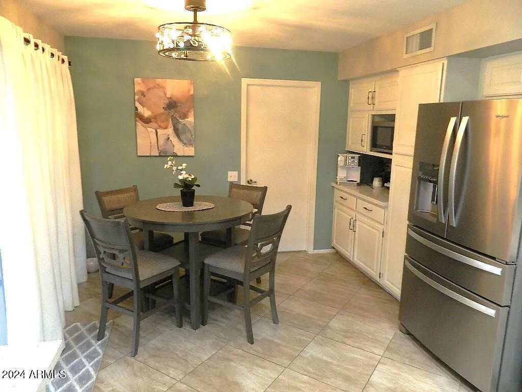 2 bed, 2103 sqft, $4,000 — Photo 2