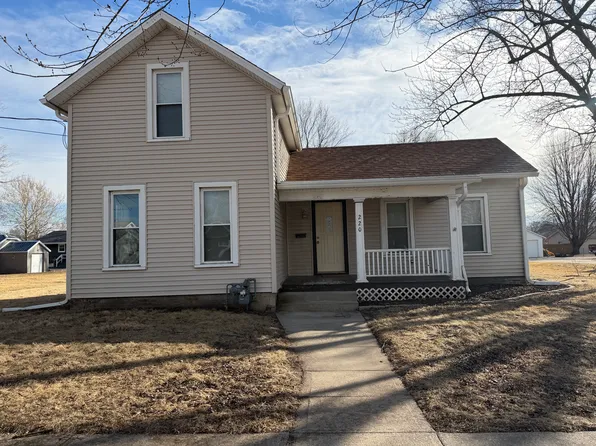 220 E Locust St, Geneseo, IL 61254