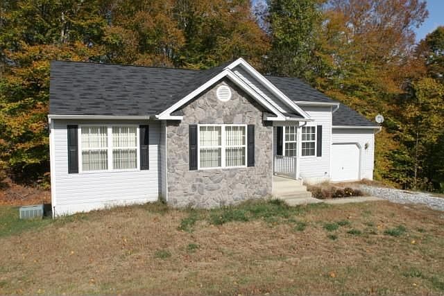 1st image of 21 Palm Dr