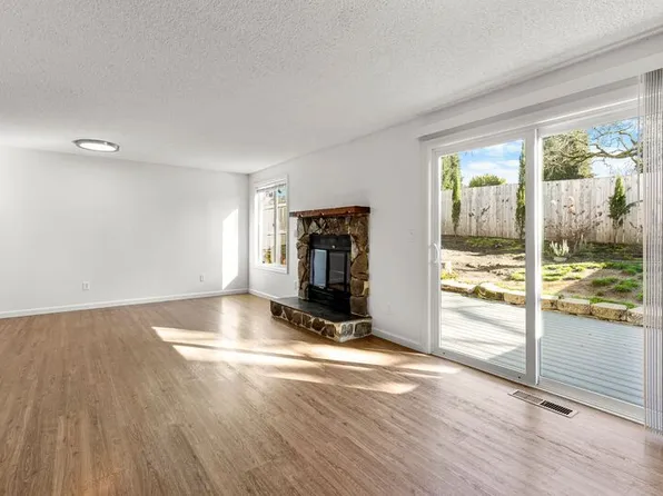 14520 NW Hunters Dr, Beaverton, OR 97006