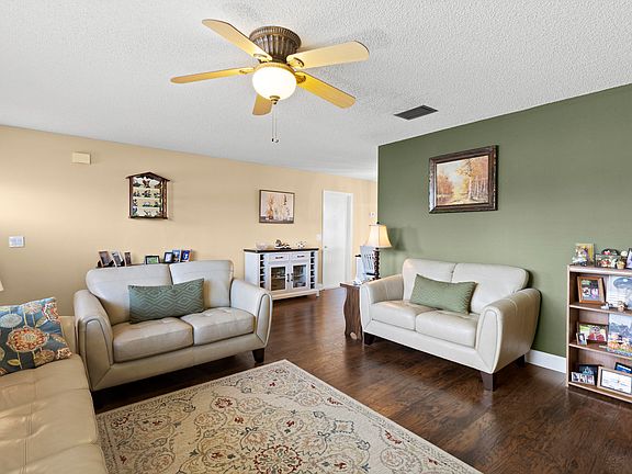 3rd image of 2513 SE Richmond Street