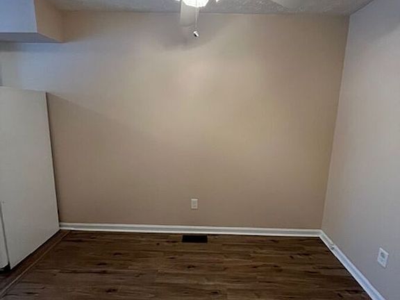 4th image of 1840 Chatsworth Dr #B