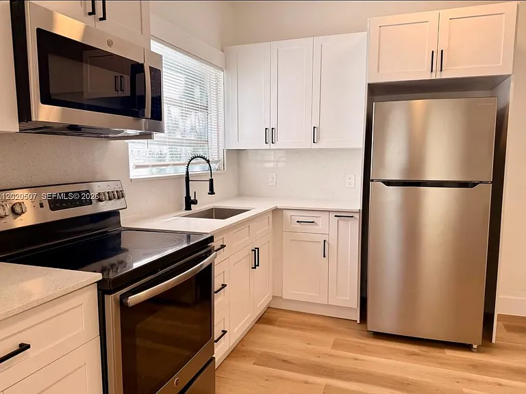 45 NE 60th St — Photo 11