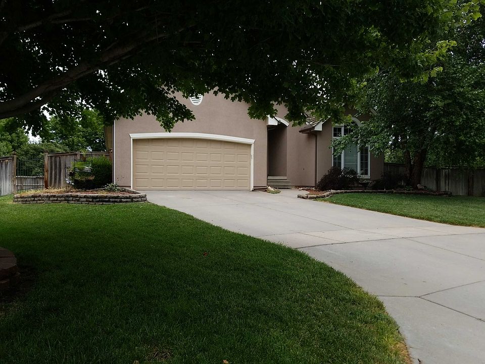 2nd image of 2429 N Watersedge Ct