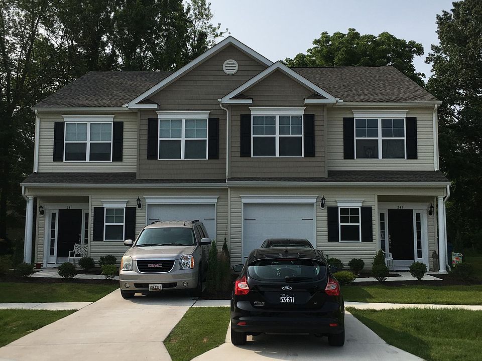 1st image of 249 Thompson Ave