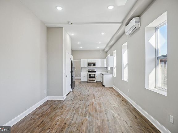 5th image of 1325 Morris St #1