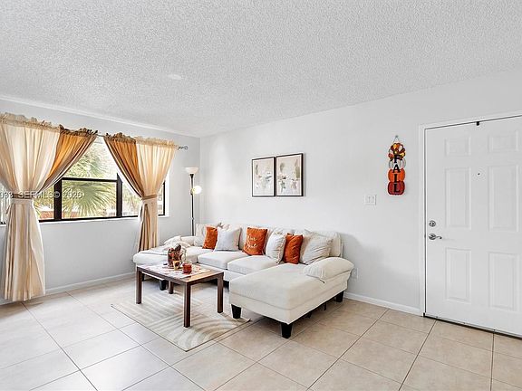 2nd image of 510 S Park Rd #2510