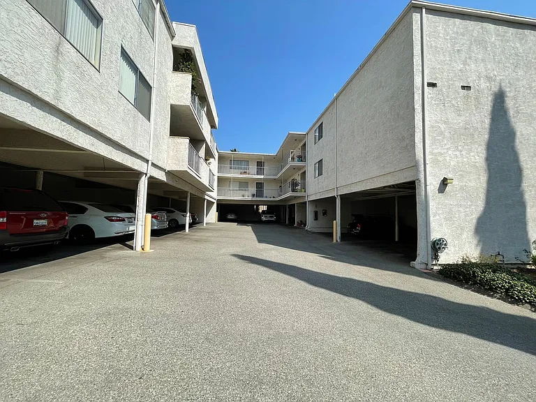 1750 Gillette Cres — Photo 28