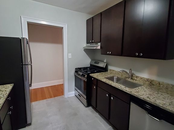 2nd image of 5042 N Wolcott Ave #2
