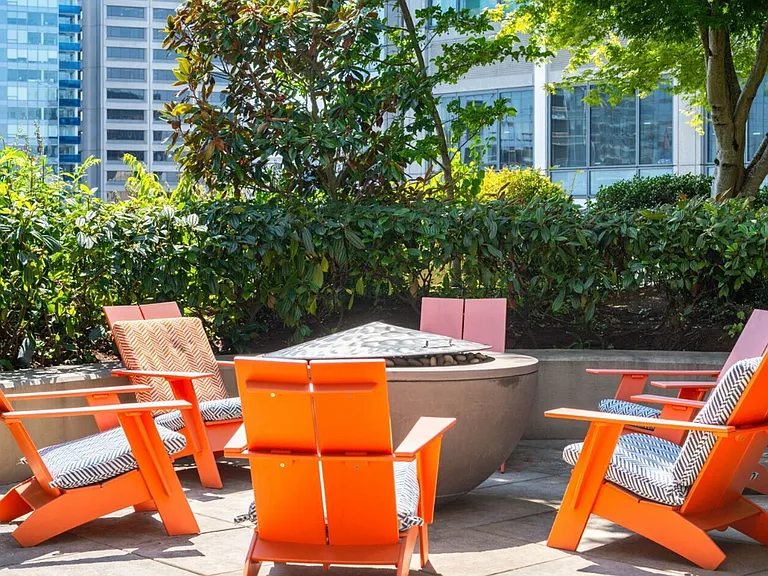 Fire Pit Seating - Rooftop