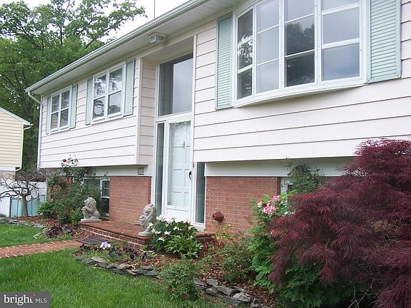 2nd image of 6104 Briarview Ct