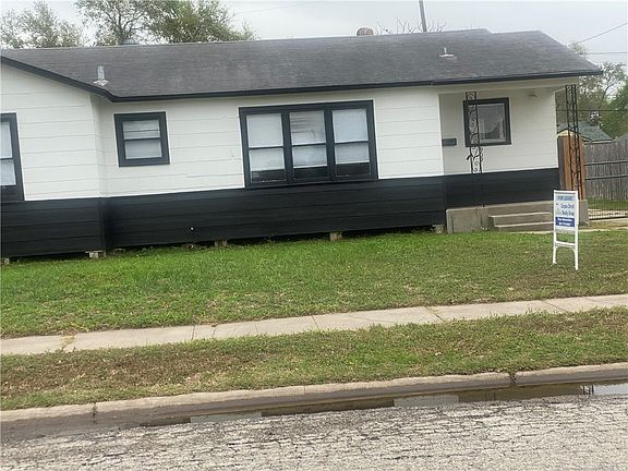 2nd image of 909 Rosedale Dr