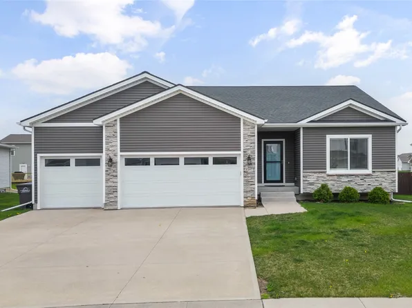 5397 Brook Landing Cir, Des Moines, IA 50317