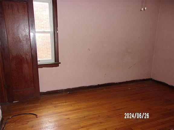 5th image of 1351 Ferguson Ave