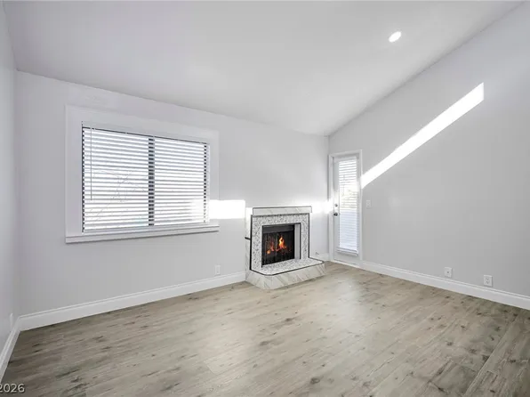1701 E Katie Ave APT 10, Las Vegas, NV 89119