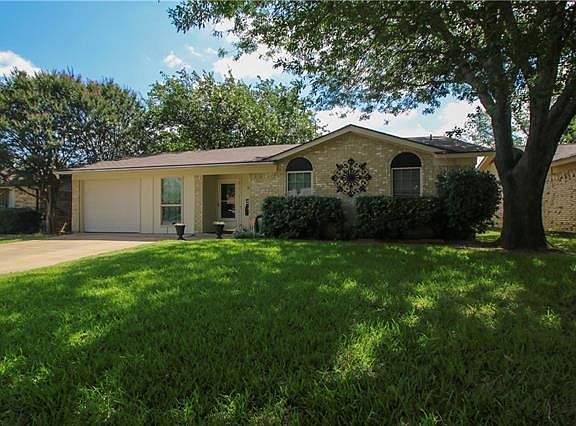 2nd image of 2118 Scarlet Oaks Dr