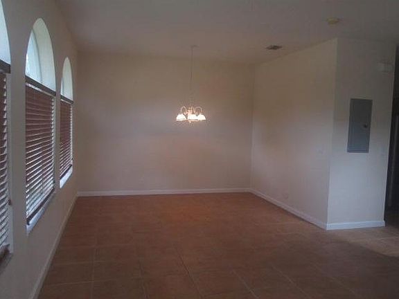4th image of 1110 N Santa Catalina Cir