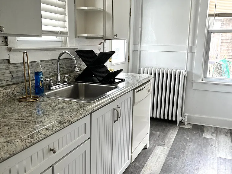 517 Bourbon St — Photo 9