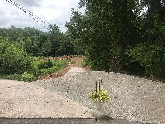5th image of 465 Quail Dr