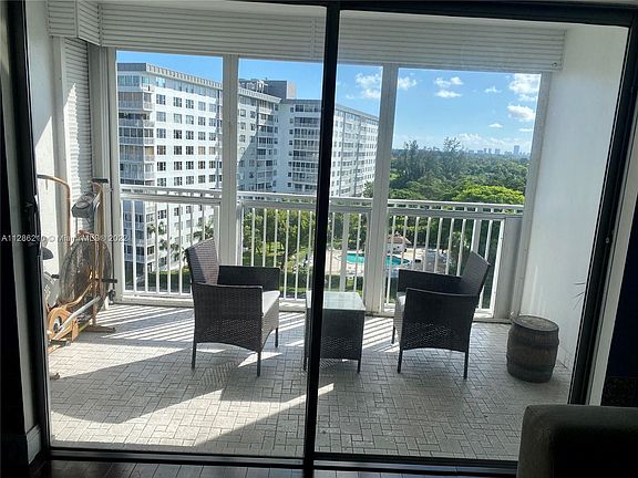 3rd image of 4200 Hillcrest Dr APT 914