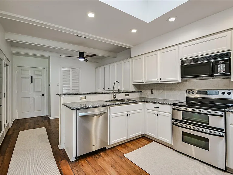 11125 Pinehurst Dr #C — Photo 6