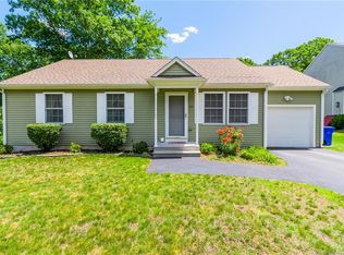 70 Soljer Dr, Waterford, CT 06385