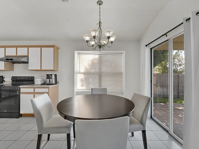 1407 Autumncrest Dr — Photo 8