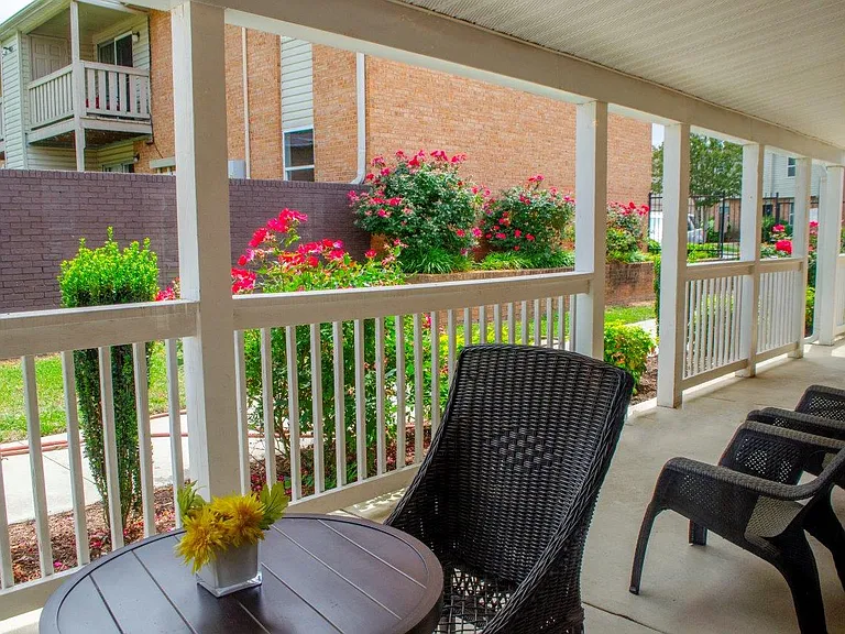 Vista Villa Apartment Homes — Photo 14
