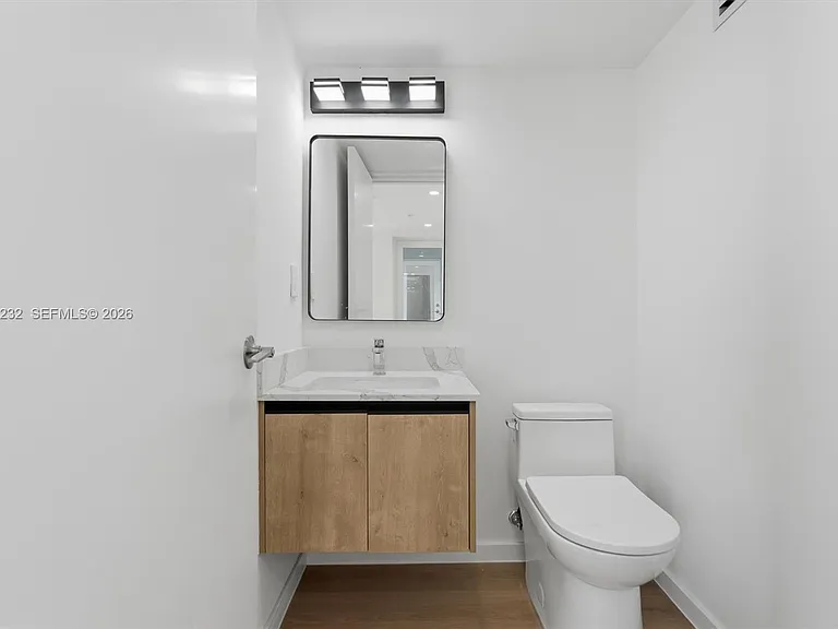 824 SE 12th Ct #850 — Photo 27