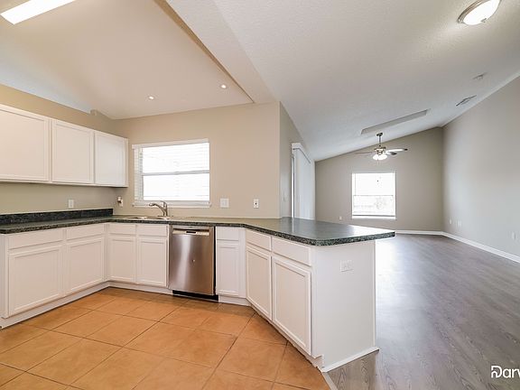 5th image of 855 Grantham Dr