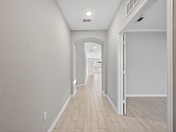 4th image of 5705 Merchant Dr