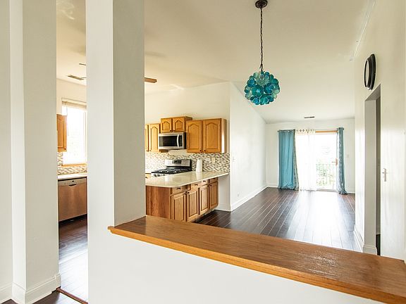 5th image of 1154 Hawthorne Ln #1154
