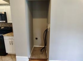 6115 Carpenter St, Philadelphia, PA