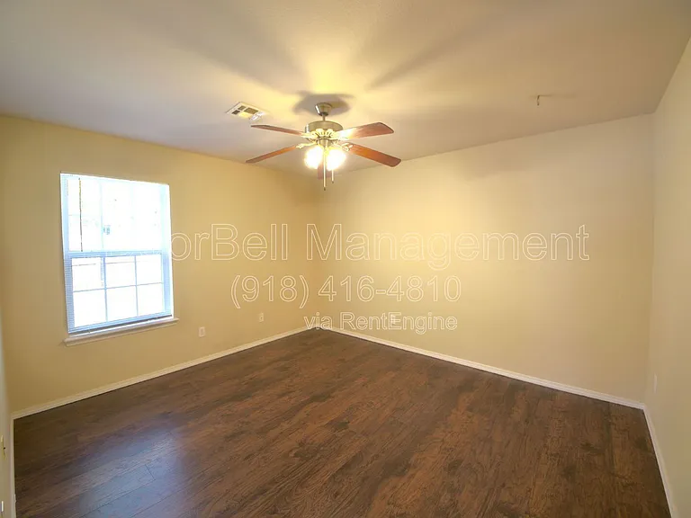89 W Fairlane Ct — Photo 15