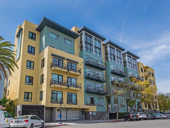 2nd image of 889 Date St Unit 101