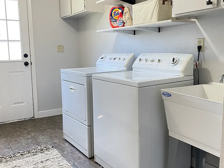 207 E Omaha St — Photo 14