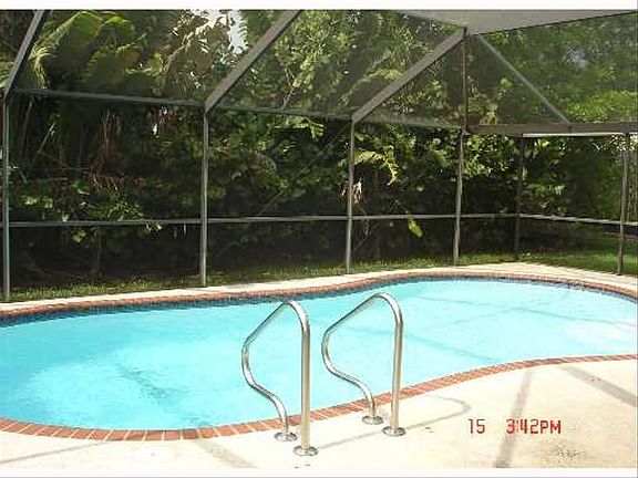 5th image of 10461 NW 18th Pl