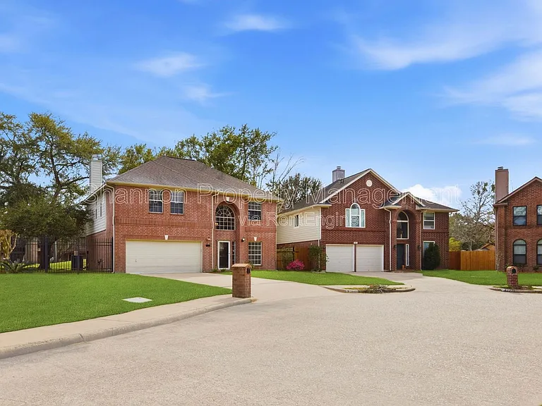 3327 Shady Glen Ln — Photo 2