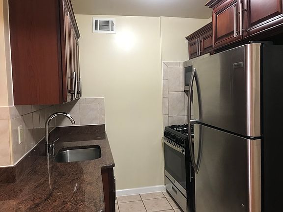 4th image of 8825 153rd St APT 3E