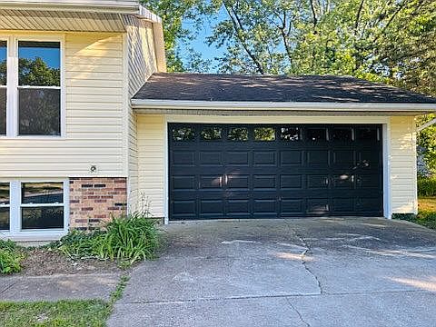 4th image of 831 Heather Dr