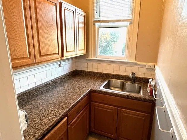2 bed, 750 sqft, $4,500 — Photo 2